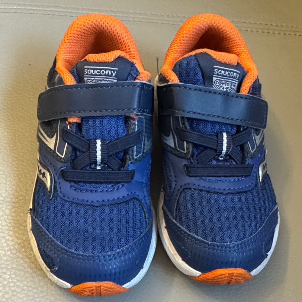 Great condition boys Saucony Navy and Orange Kids' Velcro Sneakers